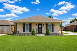 218 T Leigh Drive, Houma, LA 70364