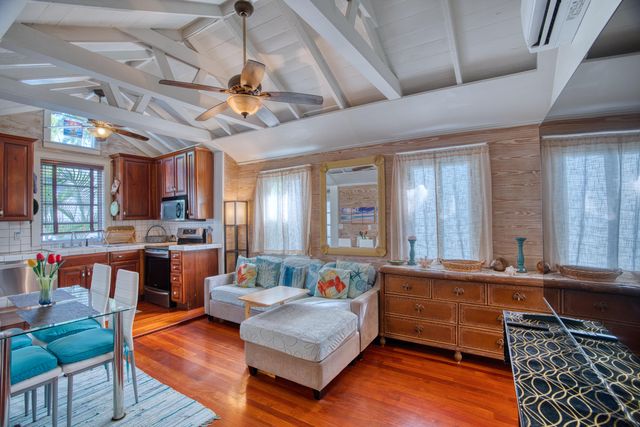 611 Grinnell St Apt 4, Key West, FL 33040