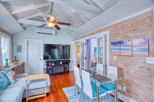 611 Grinnell St Apt 4, Key West, FL 33040