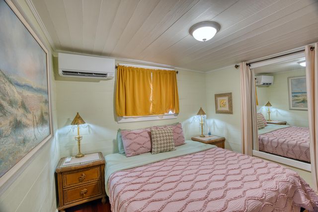 611 Grinnell St Apt 4, Key West, FL 33040