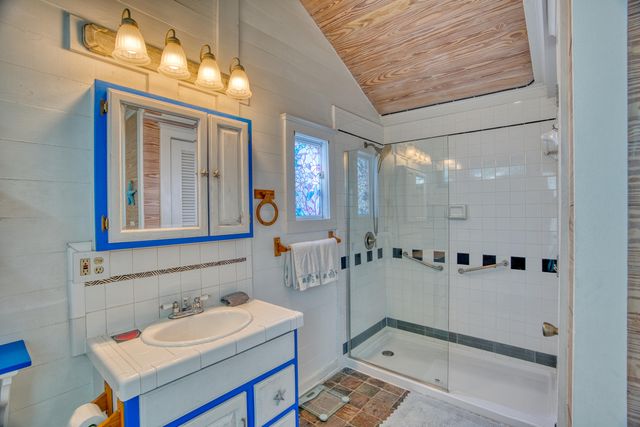 611 Grinnell St Apt 4, Key West, FL 33040