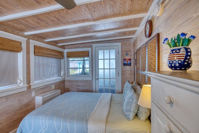 611 Grinnell St Apt 4, Key West, FL 33040