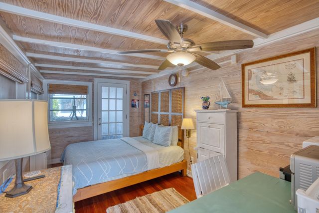 611 Grinnell St Apt 4, Key West, FL 33040