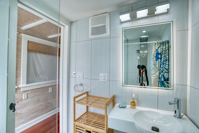 611 Grinnell St Apt 4, Key West, FL 33040