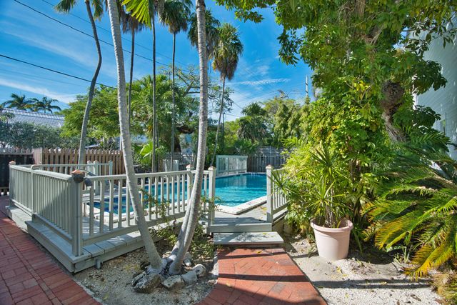 611 Grinnell St Apt 4, Key West, FL 33040