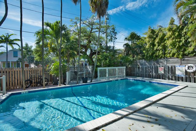 611 Grinnell St Apt 4, Key West, FL 33040