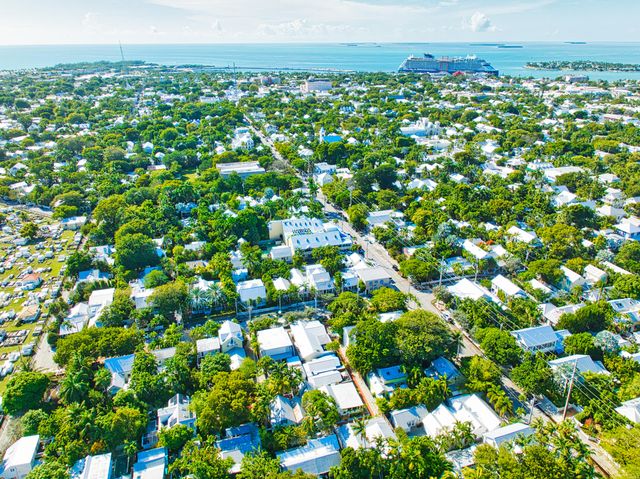 611 Grinnell St Apt 4, Key West, FL 33040