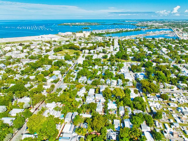 611 Grinnell St Apt 4, Key West, FL 33040