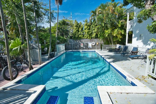 611 Grinnell St Apt 4, Key West, FL 33040