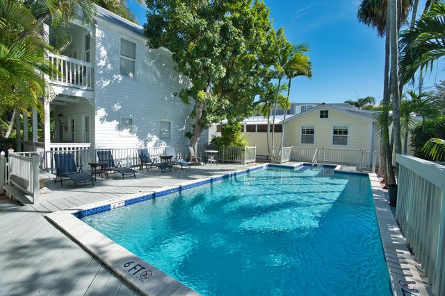 611 Grinnell St Apt 4, Key West, FL 33040