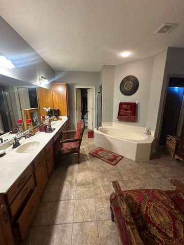 4852 SHIRA DR, Bartlett, TN 38002