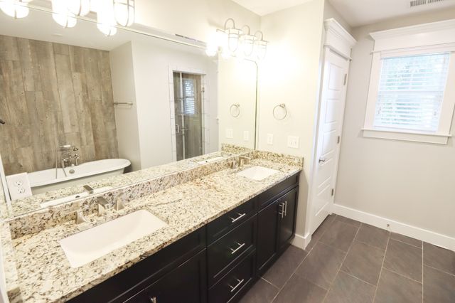 1036 Burchwood Ave, Nashville, TN 37216