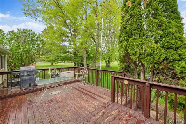 6332 Windham Place, Grand Blanc, MI 48439