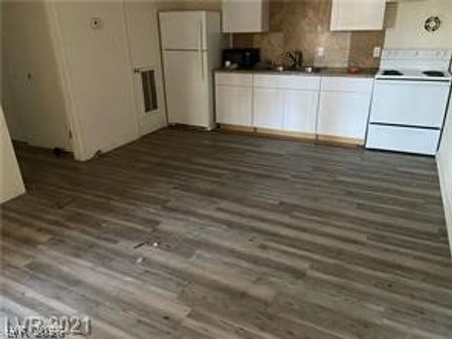 3726 Hazelwood Street 15, Las Vegas, NV 89119