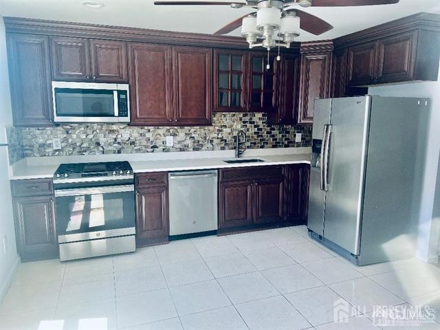 35 Larch Street, Carteret, NJ 07008