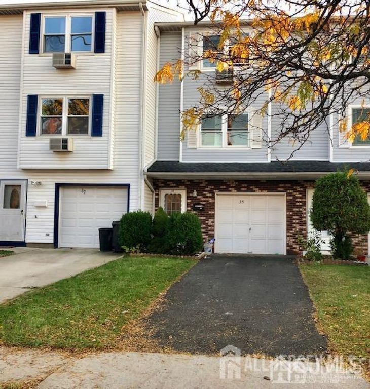 35 Larch Street, Carteret, NJ 07008