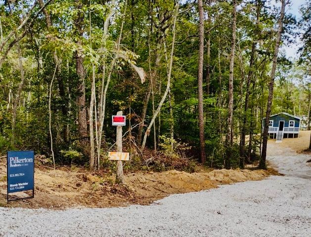 549 Dollar Dr, Altamont, TN 37301