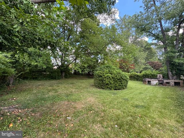 84 THERESA ST, Trenton, NJ 08618
