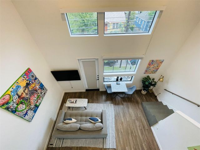 49 Navasota ST 201, Austin, TX 78702