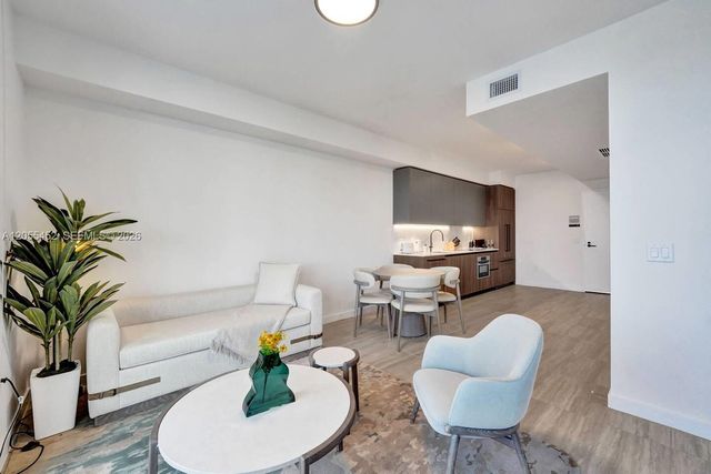 580 72nd 1004 1004, Miami Beach, FL 33141