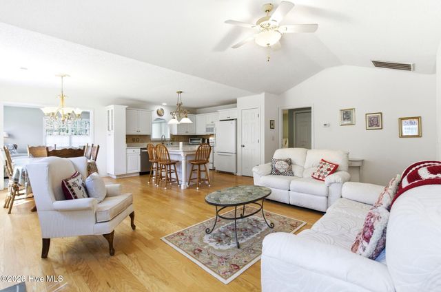 111 Bay Tree Circle, Hampstead, NC 28443