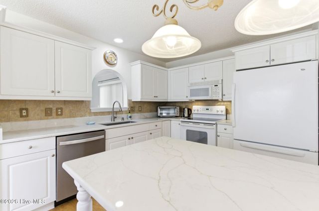 111 Bay Tree Circle, Hampstead, NC 28443