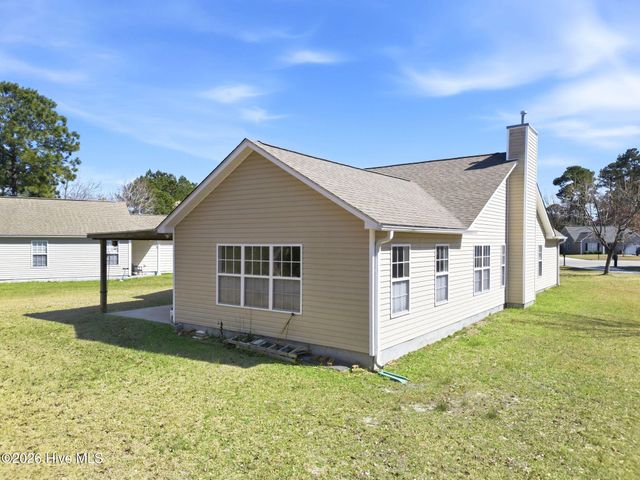 111 Bay Tree Circle, Hampstead, NC 28443