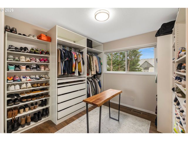 10410 Sw WASHINGTON St, Portland, OR 97225