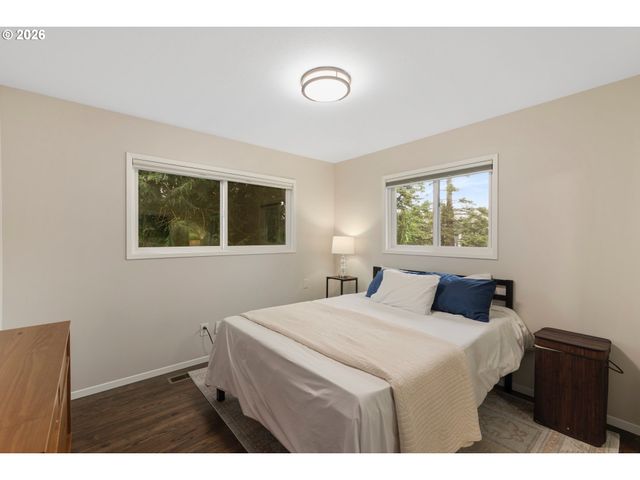 10410 Sw WASHINGTON St, Portland, OR 97225