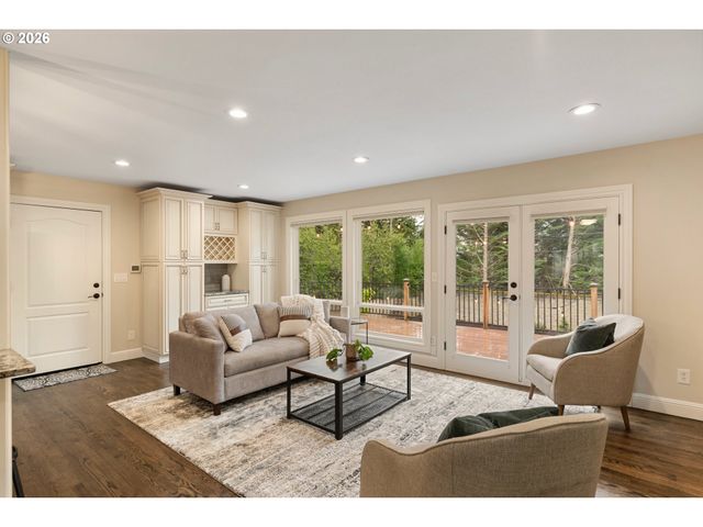 10410 Sw WASHINGTON St, Portland, OR 97225