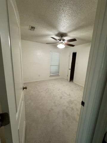 3024 Barrington Place NE, Arlington, TX 76014