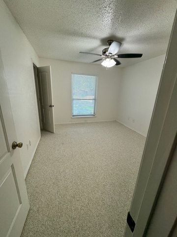 3024 Barrington Place NE, Arlington, TX 76014