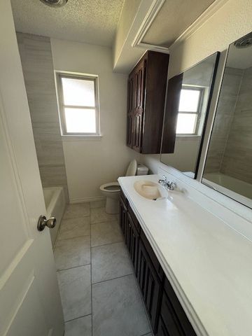 3024 Barrington Place NE, Arlington, TX 76014