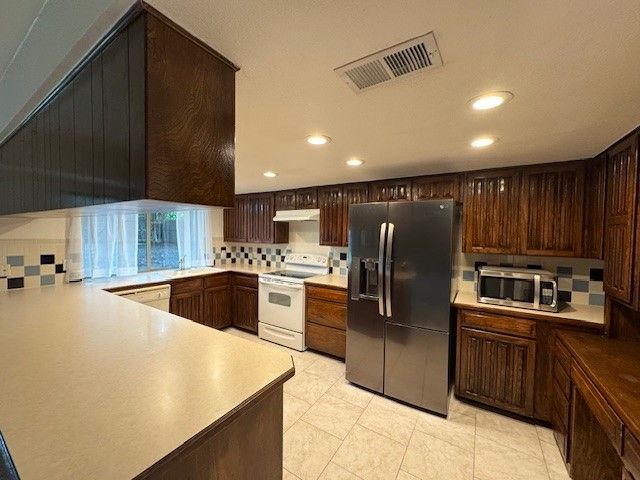 3024 Barrington Place NE, Arlington, TX 76014