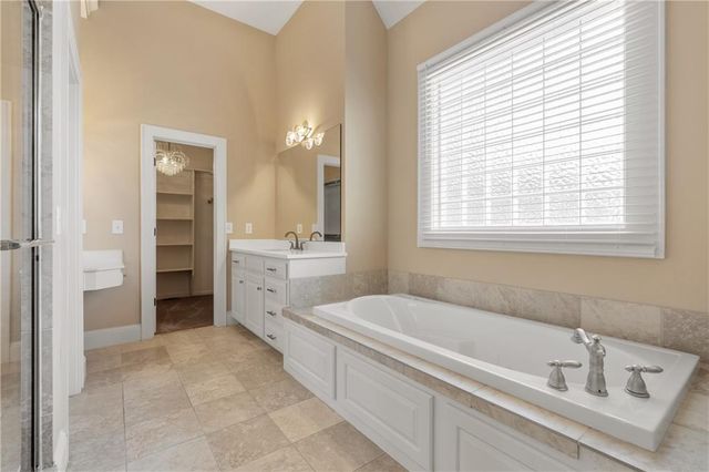 2796 W 162nd Street, Stilwell, KS 66085