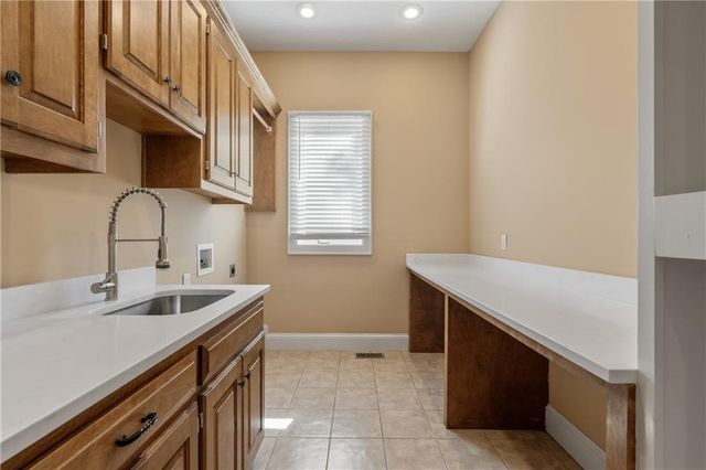2796 W 162nd Street, Stilwell, KS 66085