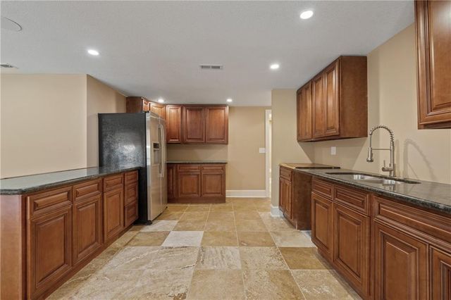 2796 W 162nd Street, Stilwell, KS 66085