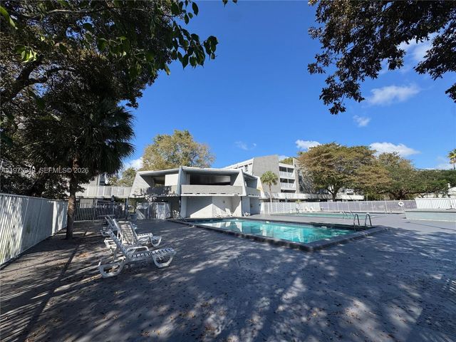 11050 SW 196th St 109, Cutler Bay, FL 33157