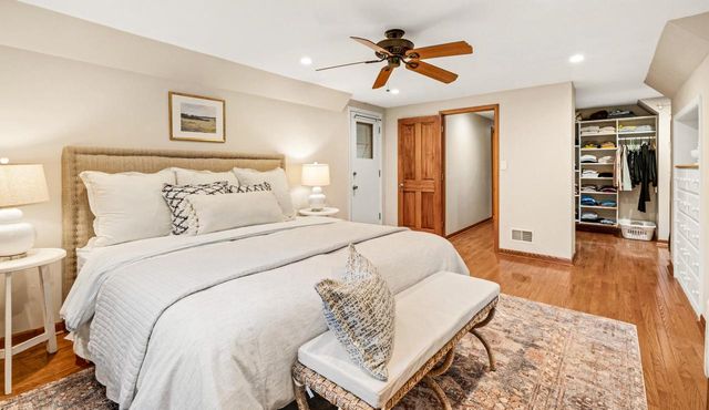 695 Meadow LANE, Elm Grove, WI 53122