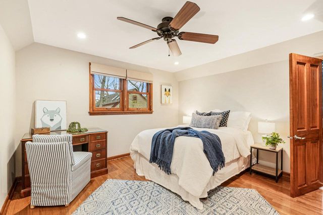 695 Meadow LANE, Elm Grove, WI 53122