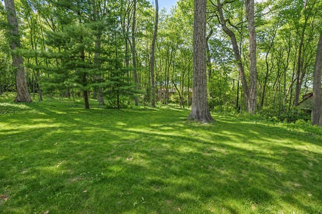 695 Meadow LANE, Elm Grove, WI 53122