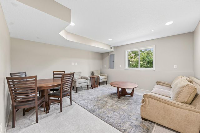 13707 Green Briar Drive, Minnetonka, MN 55305