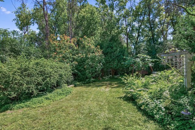 13707 Green Briar Drive, Minnetonka, MN 55305