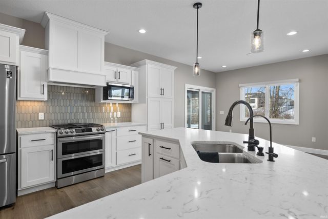 641 Sandringham Pass, Fort Wayne, IN 46845