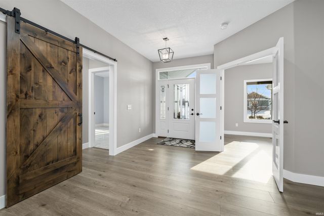 641 Sandringham Pass, Fort Wayne, IN 46845