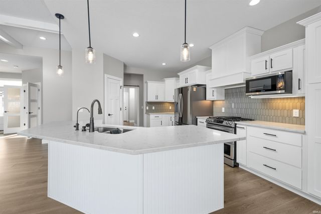 641 Sandringham Pass, Fort Wayne, IN 46845