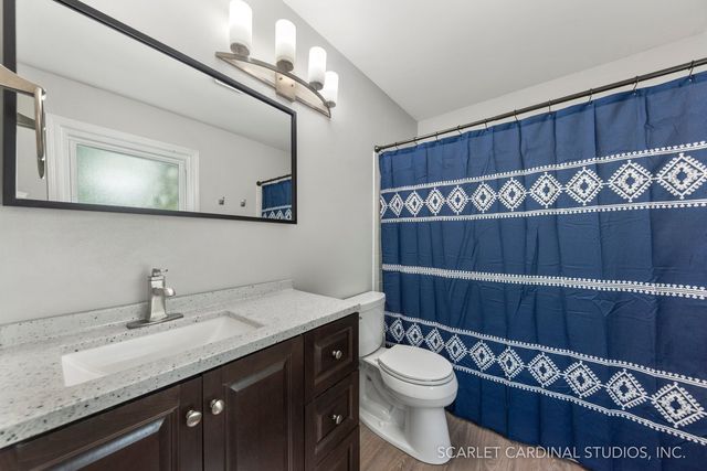 3120 Gresham Lane W, Aurora, IL 60504