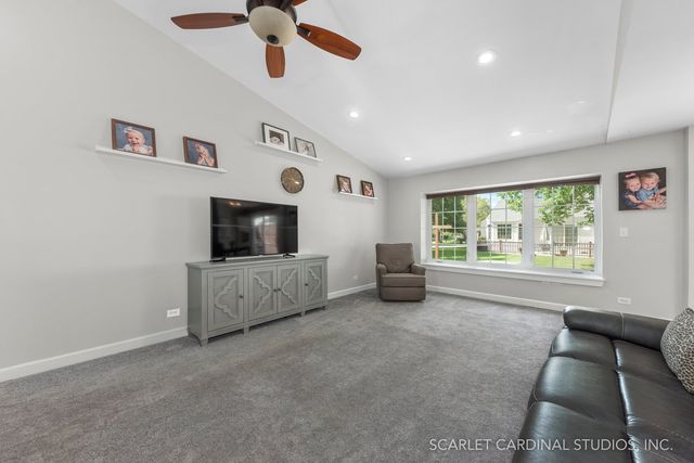 3120 Gresham Lane W, Aurora, IL 60504