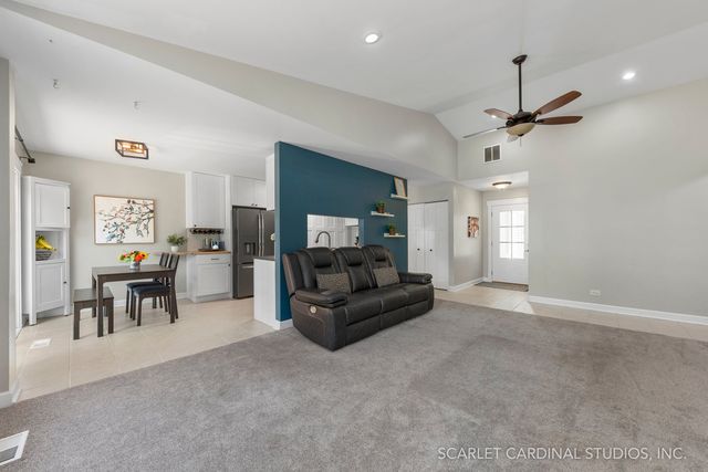 3120 Gresham Lane W, Aurora, IL 60504