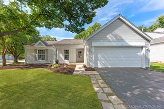 3120 Gresham Lane W, Aurora, IL 60504